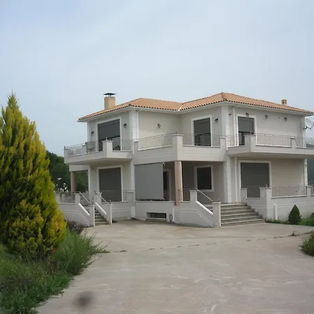 Captivating 3 Bedroom 360º Sea & Mountain Views - Near Kyparissia, Messinias *