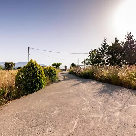 Captivating 3 Bedroom 360º Sea & Mountain Views - Near Kyparissia, Messinias