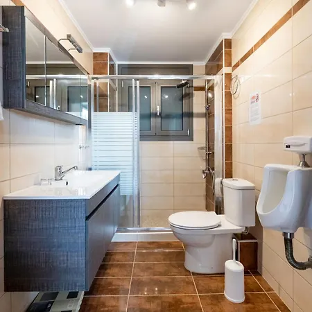 Captivating 3 Bedroom 360º Sea & Mountain Views - Near Kyparissia, Messinias * Glikorrizi