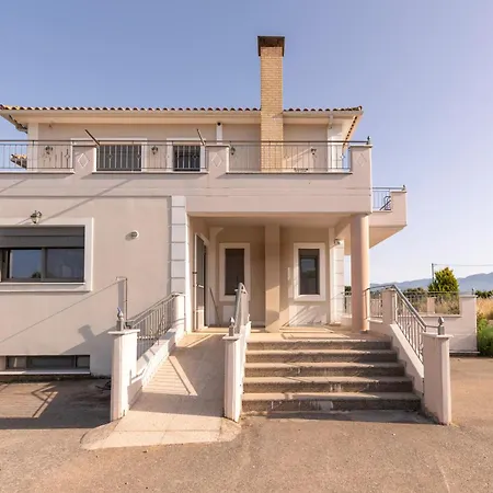 Captivating 3 Bedroom 360º Sea & Mountain Views - Near Kyparissia, Messinias * Glikorrizi