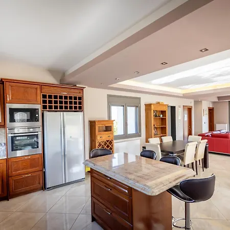 ヴィラ Captivating 3 Bedroom 360º Sea & Mountain Views - Near Kyparissia, Messinias Glikorrizi