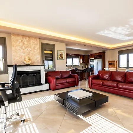 ヴィラ Captivating 3 Bedroom 360º Sea & Mountain Views - Near Kyparissia, Messinias Glikorrizi