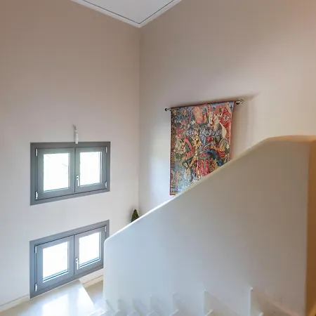 Captivating 3 Bedroom 360º Sea & Mountain Views - Near Kyparissia, Messinias *