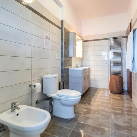 Captivating 3 Bedroom 360º Sea & Mountain Views - Near Kyparissia, Messinias Villa Glikorrizi