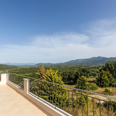 Captivating 3 Bedroom 360º Sea & Mountain Views - Near Kyparissia, Messinias Glikorrizi