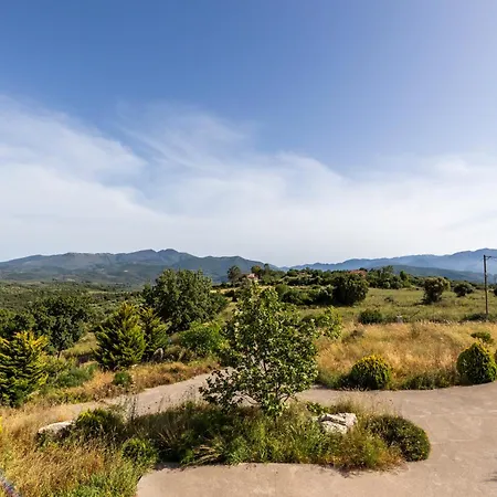 Captivating 3 Bedroom 360º Sea & Mountain Views - Near Kyparissia, Messinias