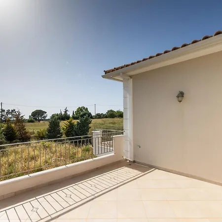ヴィラ Captivating 3 Bedroom 360º Sea & Mountain Views - Near Kyparissia, Messinias *