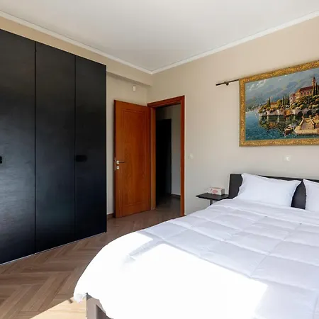 Villa Captivating 3 Bedroom 360º Sea & Mountain Views - Near Kyparissia, Messinias