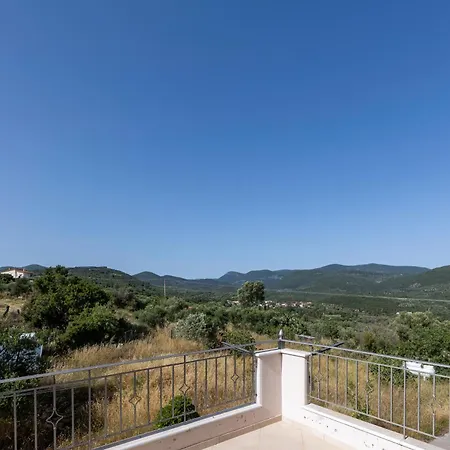 Captivating 3 Bedroom 360º Sea & Mountain Views - Near Kyparissia, Messinias *