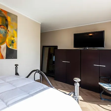 Villa Captivating 3 Bedroom 360º Sea & Mountain Views - Near Kyparissia, Messinias *