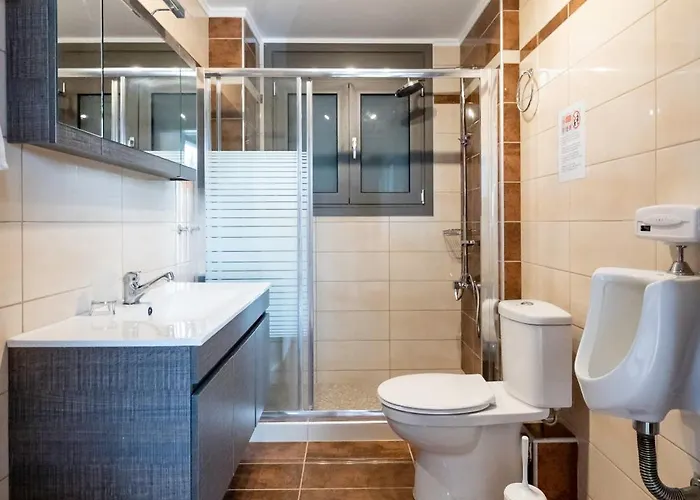 Captivating 3 Bedroom 360º Sea & Mountain Views - Near Kyparissia, Messinias * Glikorrizi