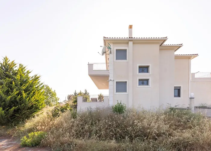 Villa Captivating 3 Bedroom 360º Sea & Mountain Views - Near Kyparissia, Messinias Glikorrizi