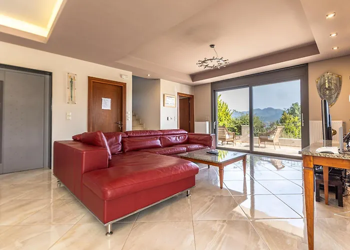 Captivating 3 Bedroom 360º Sea & Mountain Views - Near Kyparissia, Messinias Glikorrizi