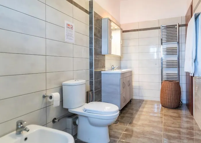 Captivating 3 Bedroom 360º Sea & Mountain Views - Near Kyparissia, Messinias Villa Glikorrizi