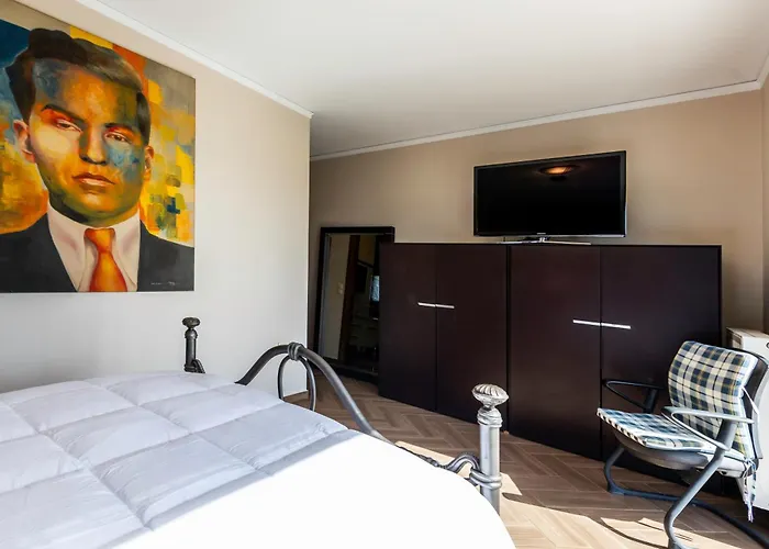 Villa Captivating 3 Bedroom 360º Sea & Mountain Views - Near Kyparissia, Messinias *